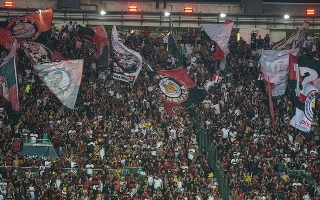 Torcida do Flamengo esgota ingressos para o jogo de ida contra o Corinthians, pela Copa Libertadores