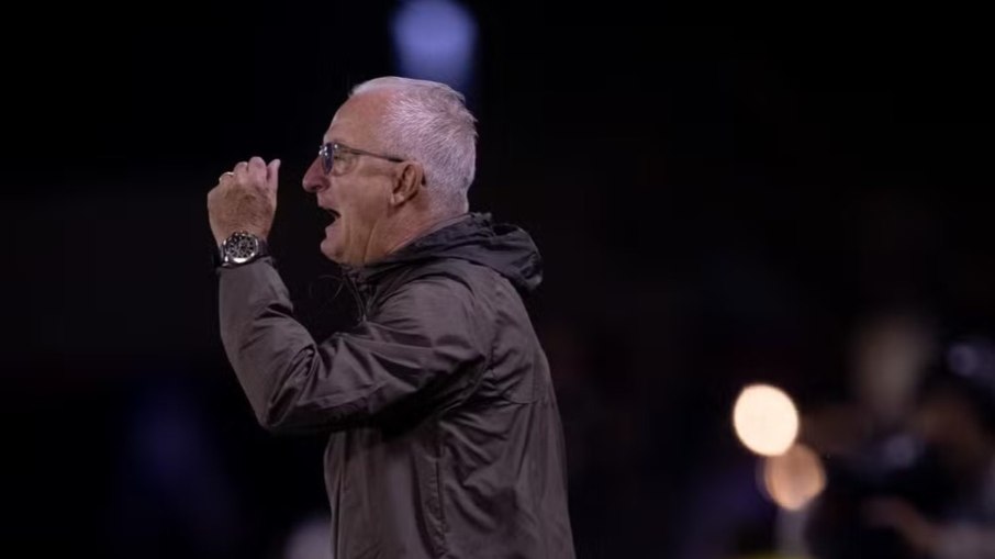 Dorival Jr orienta na derrota para o Bragantino