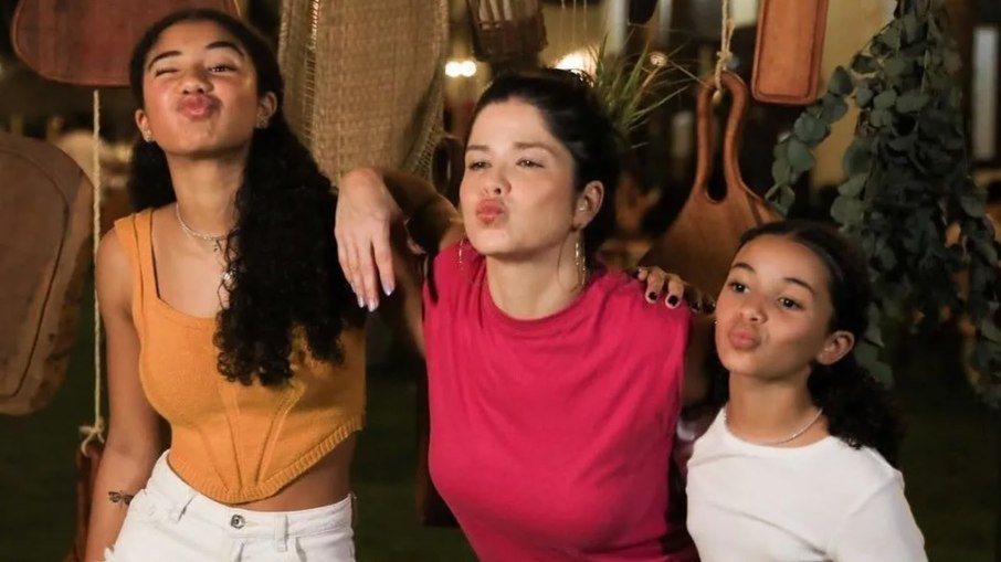 Samara Felippo com as filhas, Alícia e Lara