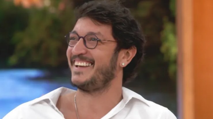 Na%20Patr%C3%ADcia%20Poeta%2C%20Allan%20Souza%20Lima%20se%20emociona%20com%20Duda%20Beat