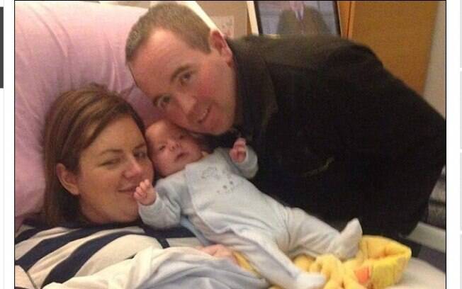 A mulher passou seis meses no hospital se recuperando do coma até voltar para casa e cuidar do filho