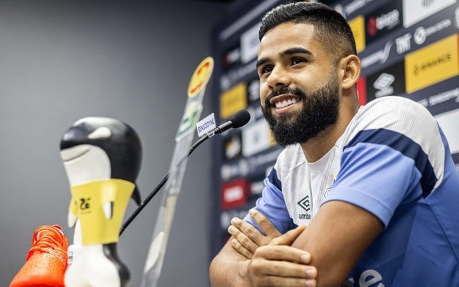 Felipe Jonatan mostra foco no Santos e avalia 2024 do clube: ‘Será um ano importante’