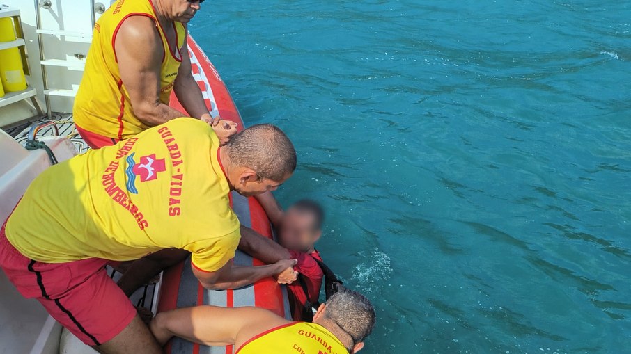 Homem se afoga após tentar fugir de roubo no litoral de SP Homem se afoga após tentar fugir de roubo no litoral de SP