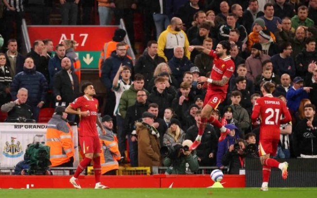 Liverpool vence o Newcastle em Anfield Liverpool vence o Newcastle em Anfield