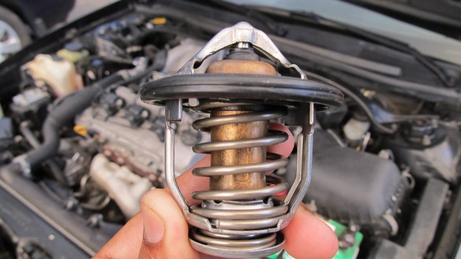 A válvula termostática é importante para ajudar no sistema de refrigeração do motor