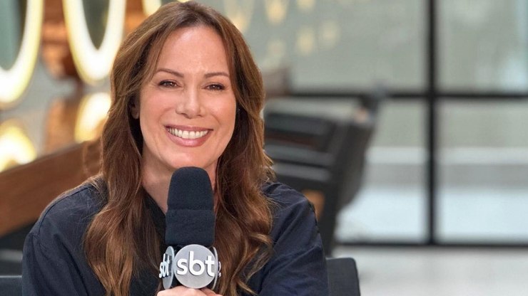 Regina Volpato diz que ganha mais na internet do que no SBT