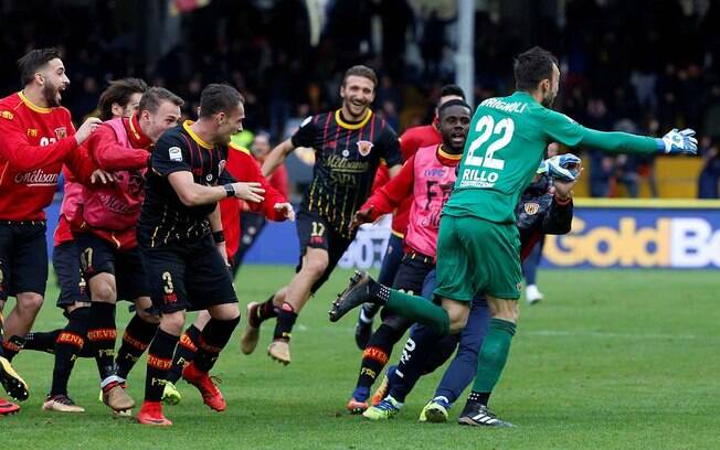 Benevento empatou com o Milan com gol do goleiro Brignoli aos 50 minutos do 2º tempo