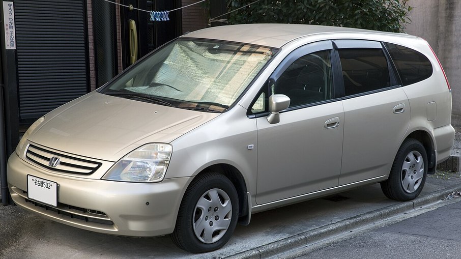 Honda Stream 1.7 L (2000–2003)