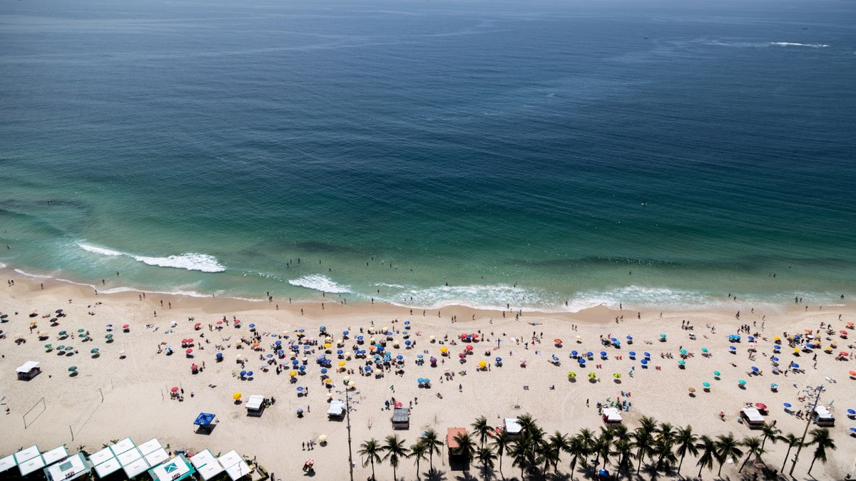 Alerta no Rio! Ressaca, Calor Extremo e Chuva no Feriado: Prepare-se!