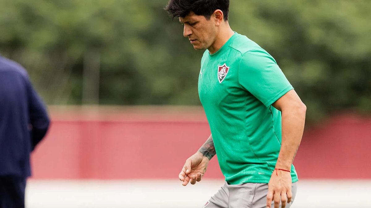 Germán Cano treina no Fluminense e projeta retorno aos gramados