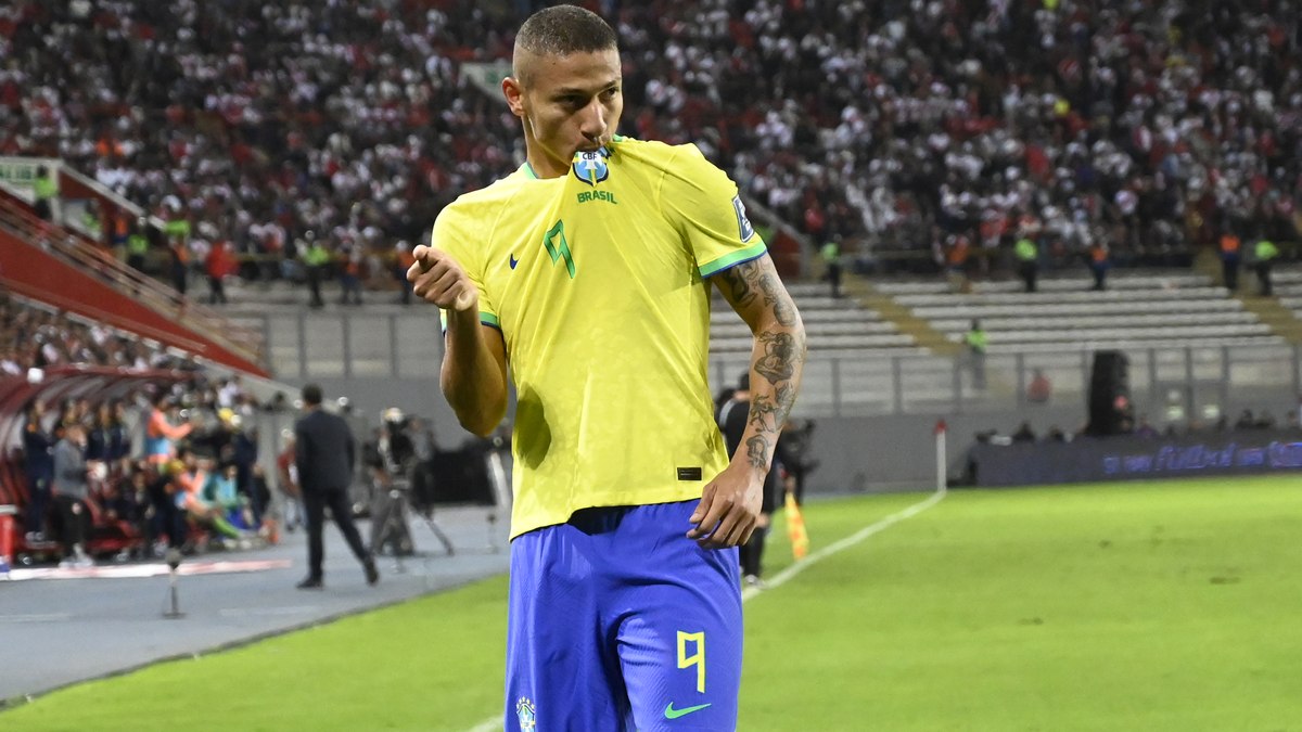 'Sou o cara mais feliz do mundo', afirma Richarlison ao retornar à Seleção