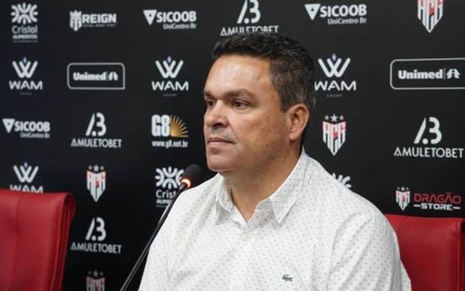 Adson Batista cuspiu abelhas africanas contra a arbitragem, VAR e CBF 