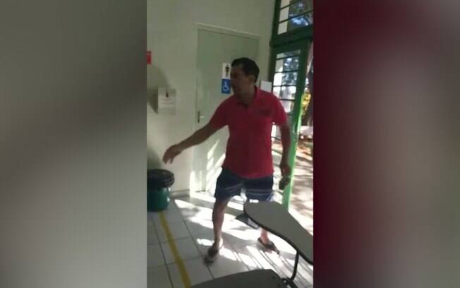 Vídeo mostra homem ofendendo funcionárias de Centro de Saúde em Valinhos