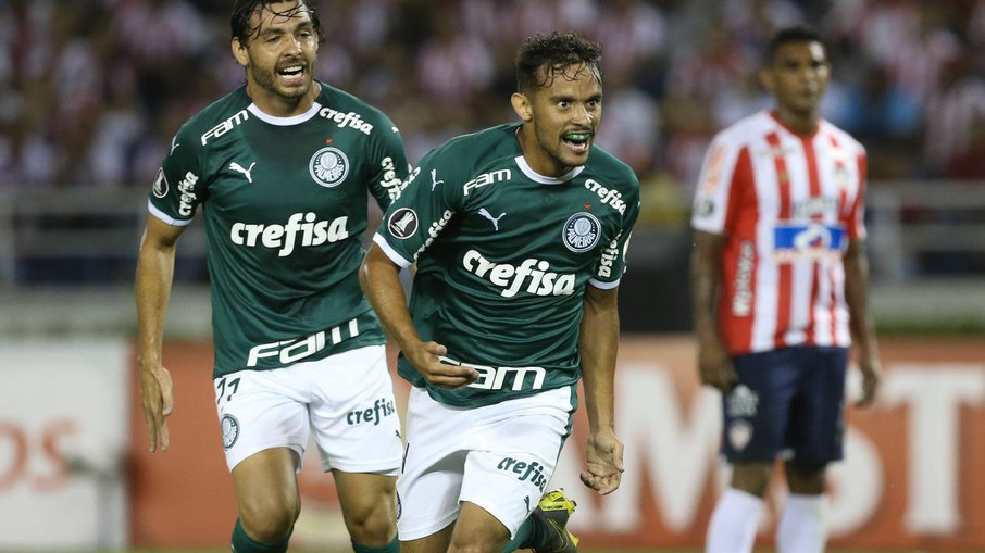 Gustavo Scarpa marcou pelo Palmeiras contra o Junior Barranquilla em 2019