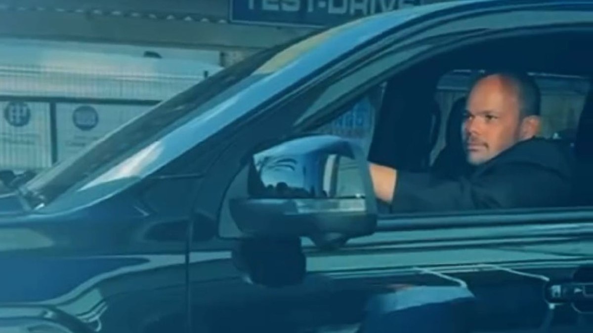Valécio Granjeito ganha um Ford Ranger Raptor em uma gravação de publicidade Valécio Granjeito ganha um Ford Ranger Raptor em uma gravação de publicidade