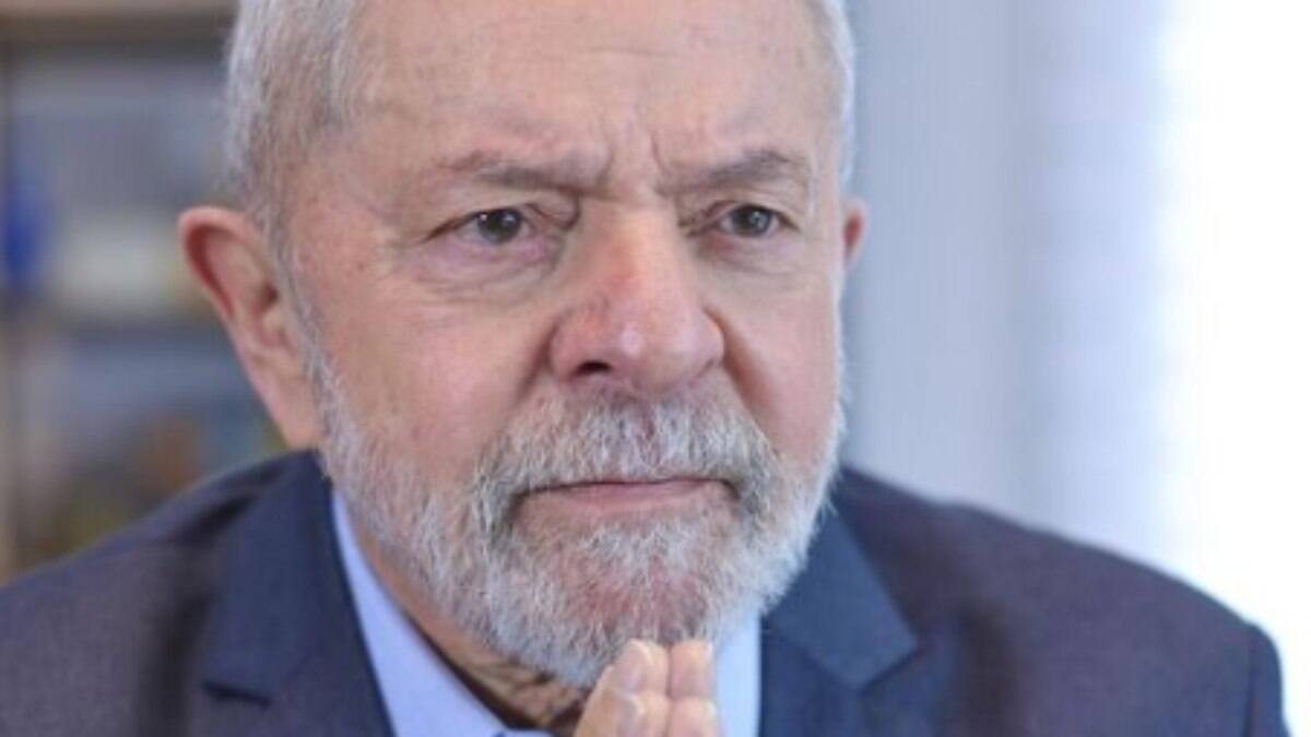 Lula e o senador Jean Paul Prates em reunião nesta terça-feira