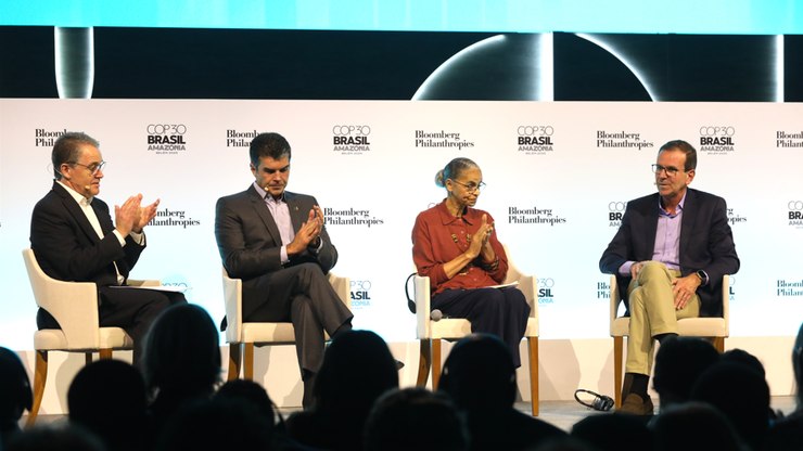 No%20Rio%2C%20l%C3%ADderes%20locais%20da%20COP30%20firmam%20compromissos%20clim%C3%A1ticos