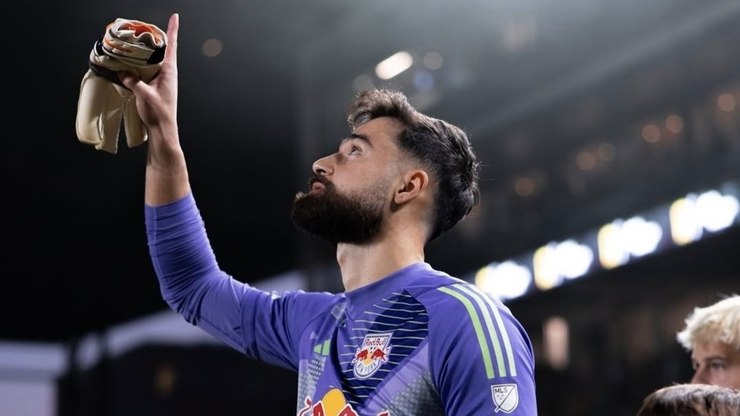 São Paulo acerta com goleiro da seleção paraguaia