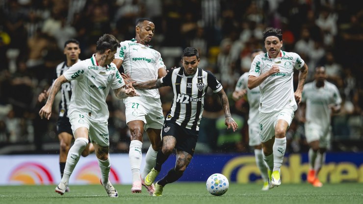 Em duelo cheio de gols, Atlético-MG e Palmeiras ficam no empate