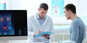 Urologista defende prevenção masculina precoce