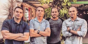 Filho de Bolsonaro cita calafrios e vômito do pai antes de prisão
