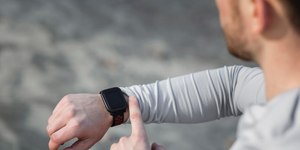 Smartwatch é o presente ideal do Dia dos Pais em 2025? Entenda