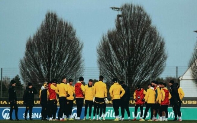 Jogadores do Borussia Dortmund durante treinamento da equipe