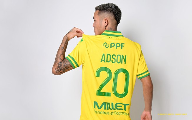 Nantes anuncia contratação de Adson, ex-Corinthians