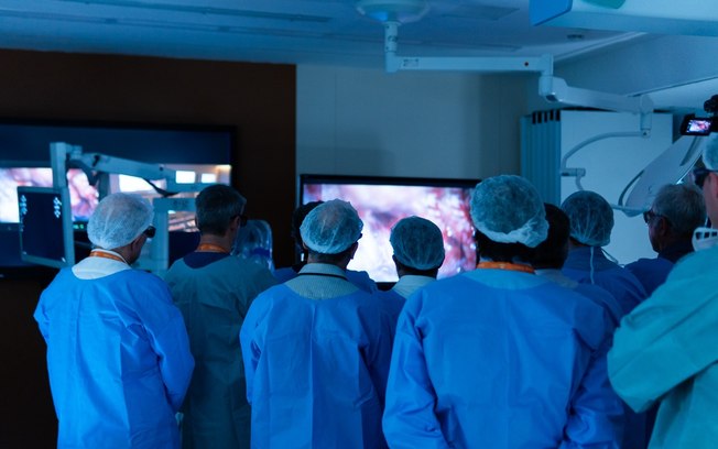 Cirurgias de alta precisão também sobrecarregam o corpo