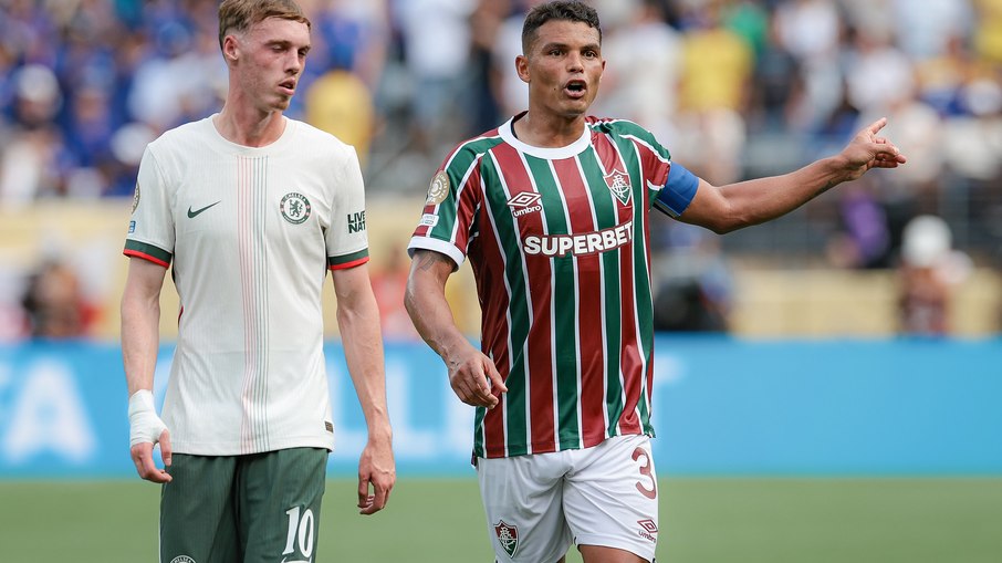 Ex-Chelsea, Thiago Silva marca Cole Palmer na partida da eliminação do Flu no Mundial