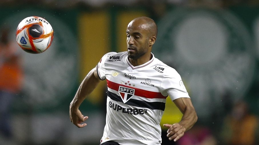 Lucas Moura revela estimativa de retorno aos gramados Lucas Moura revela estimativa de retorno aos gramados