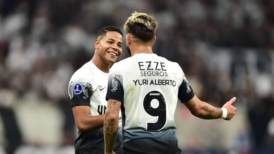 Corinthians goleia o Argentinos Juniors na Neo Química Arena