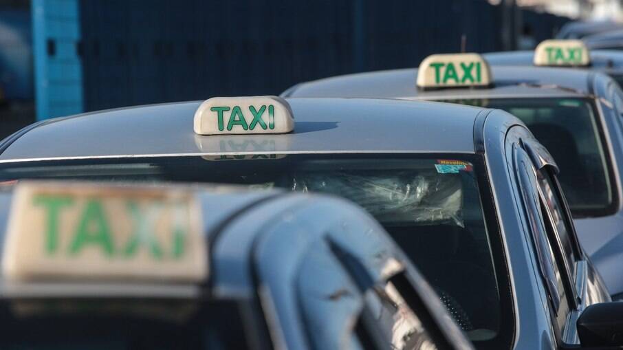 Atualmente, Praia Grande conta com 123 taxistas regularizados, divididos entre profissionais individuais e cooperados Atualmente, Praia Grande conta com 123 taxistas regularizados, divididos entre profissionais individuais e cooperados