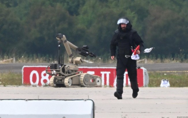 Drone com explosivos encontrado na pista de pouso em Leizpig tinha peças e tecnologia russa, afirmou governo alemão Drone com explosivos encontrado na pista de pouso em Leizpig tinha peças e tecnologia russa, afirmou governo alemão