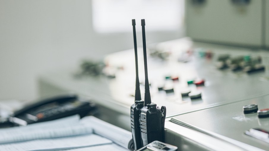 As rádios FM demandam equipamentos menores