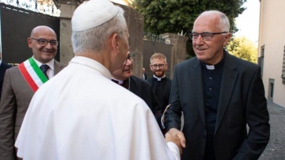 Pe. Tadeusz Rozmus da Paróquia Pontifícia de São Tomás de Villanova Pe. Tadeusz Rozmus da Paróquia Pontifícia de São Tomás de Villanova