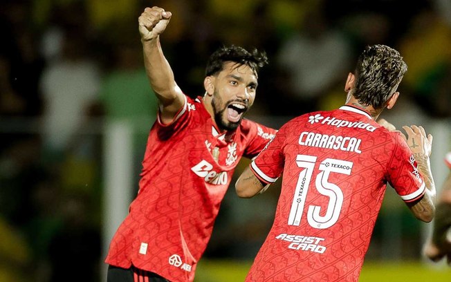 Flamengo estreia nova terceira camisa, despacha o Mirassol e cola de vez no Palmeiras Flamengo estreia nova terceira camisa, despacha o Mirassol e cola de vez no Palmeiras