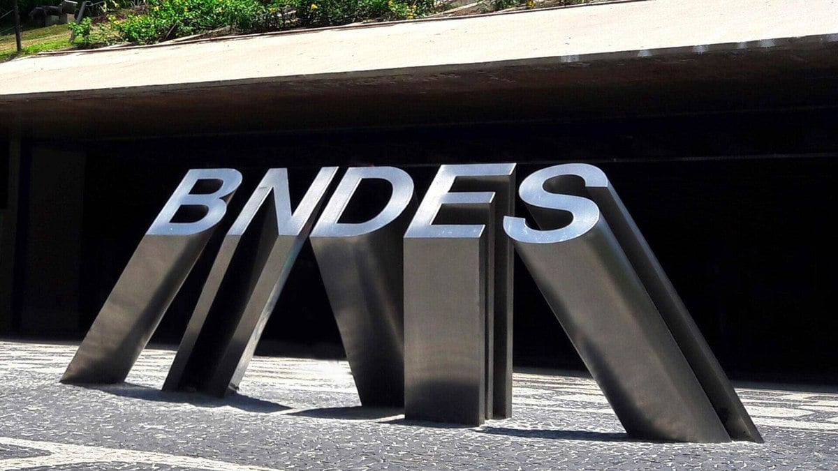 BNDES quer usar ações de grandes empresas para investir em pequenas