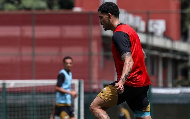 Calleri sentiu dores após o jogo contra o Vitória