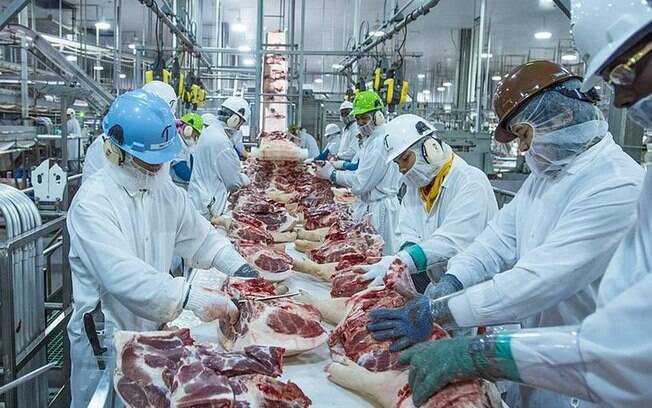 China encontrou vestígios de covid-19 em carnes congeladas China encontrou vestígios de covid-19 em carnes congeladas