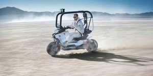 BMW apresenta Vision CE e retoma conceito de scooter sem capacete