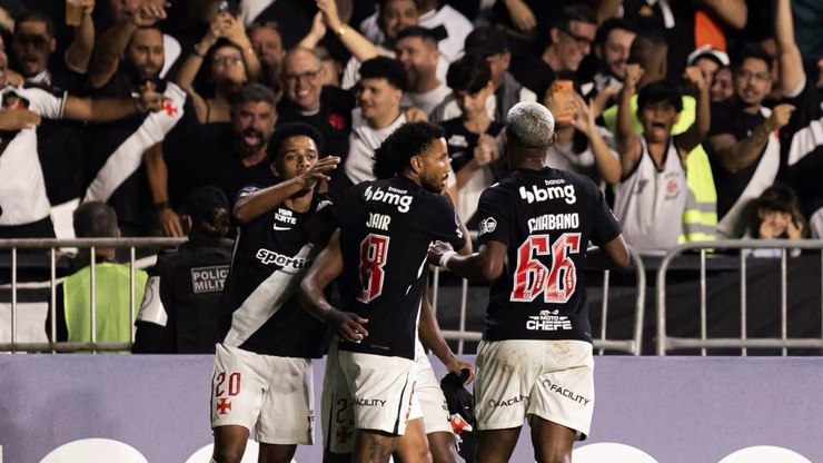 Com gol no apagar das luzes, Vasco despacha Independiente Medellín