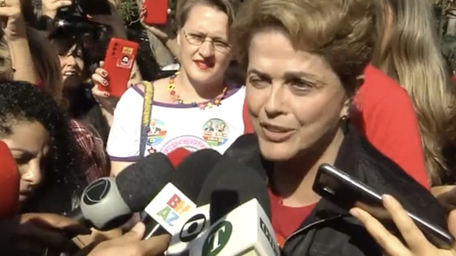 Dilma em entrevista a jornalistas após votar em Belo Horizonte