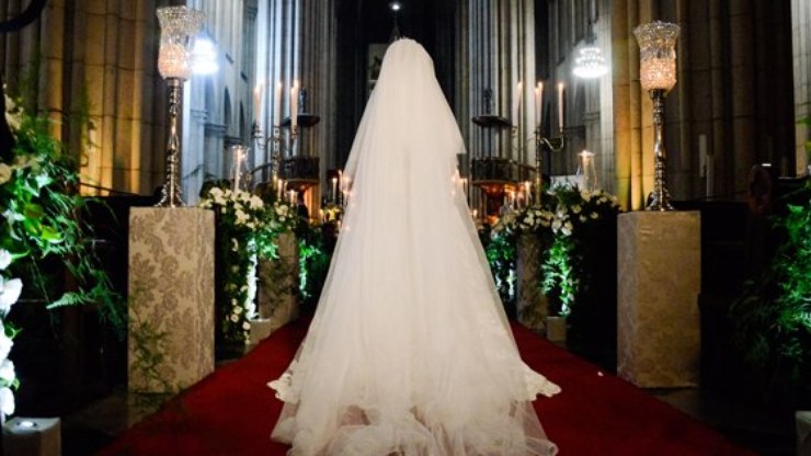 Noiva%20%C3%A9%20morta%20a%20tiros%20ao%20sair%20da%20festa%20de%20casamento