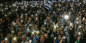 Israel aprova acordo com Hamas para libertar reféns em 72 horas