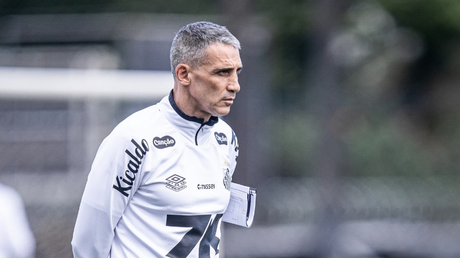 Juan Pablo Vojvoda foi demitido do Santos