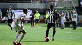 Botafogo%20supera%20pol%C3%AAmica%20de%20arbitragem%20e%20vence%20o%20Fast%20Clube%20na%20estreia%20da%20Copinha