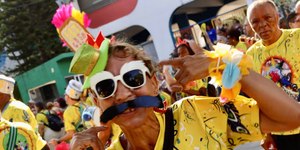 Bloco "Loucos pela Vida" desfila em Niterói nesta terça (10)