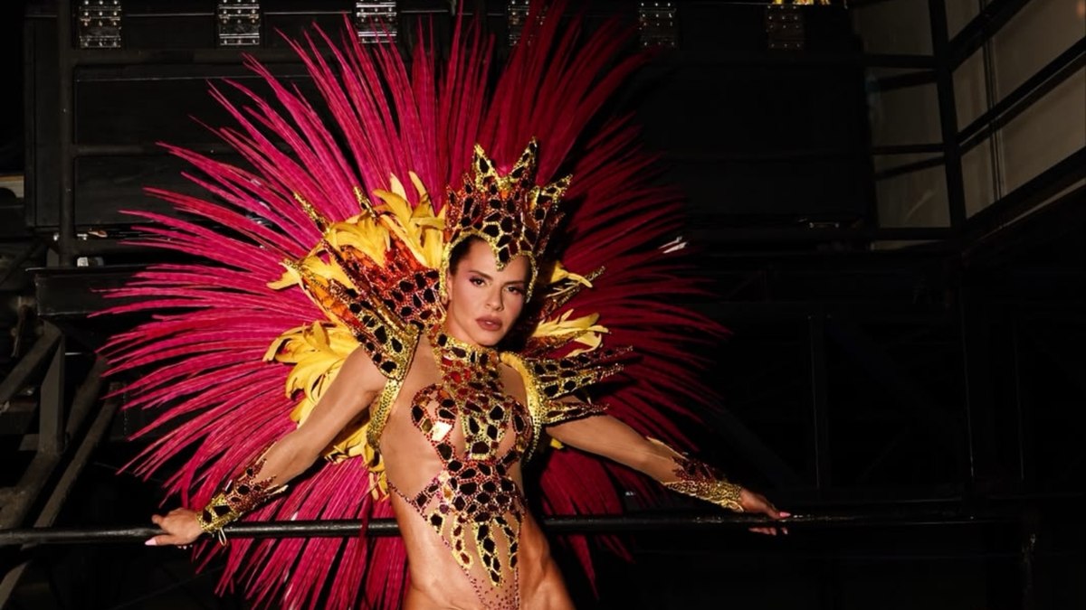 Karen Lopes é confirmada como musa da Grande Rio e chegará ao 11º desfile pela escola em 2027. Karen Lopes é confirmada como musa da Grande Rio e chegará ao 11º desfile pela escola em 2027.