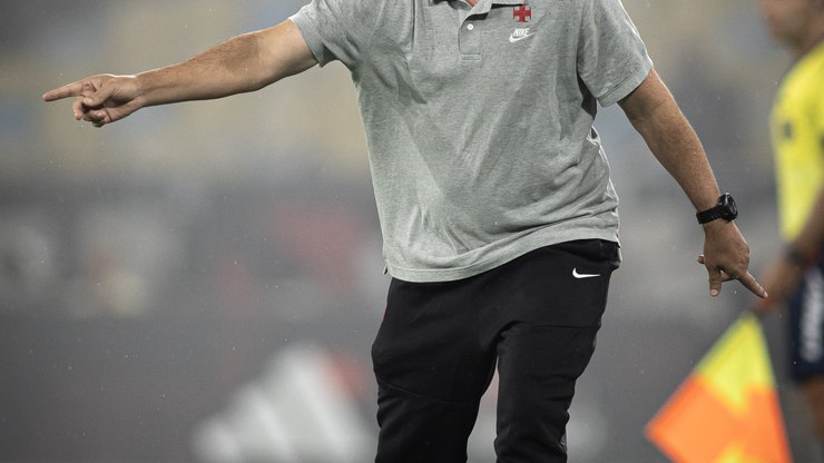 Corinthians anuncia a contratação do técnico Fernando Diniz